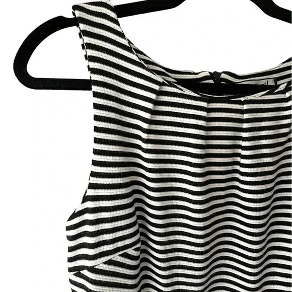 SLEEVELESS FIT & FLARE BLACK & WHITE STRIPE DRESS POCKETS | SMALL - Picture 7 of 9